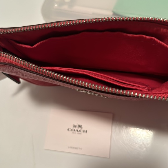 Vintage Coach Wristlet 💕 - Picture 5 of 6